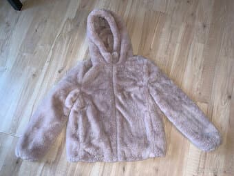 Růžový kožíšek Reserved 34