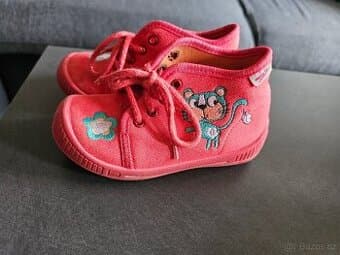 Dívčí celoroční boty Superfit vel. 23