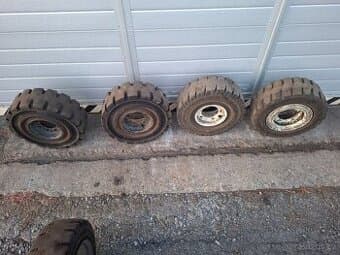 predaj plné superelastické pneumatiky s diskom 18x7-8