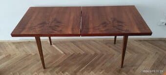 Konferenční stolek