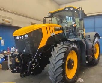 JCB Fastrac 8330