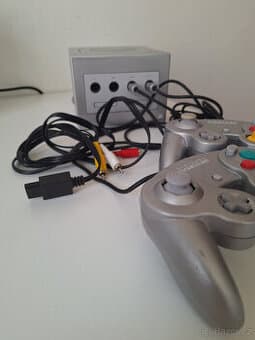 Nintendo Gamecube + 2 Hry