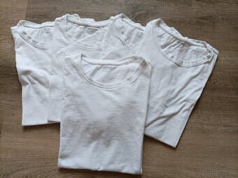 Bílá bavlněná trička vel. 158