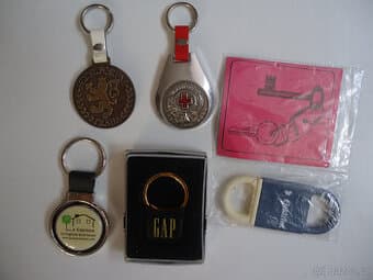 Přívěsky na klíče.