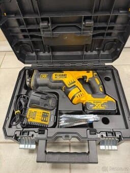 AKU mečová pila DeWALT DCS367 XR 18V