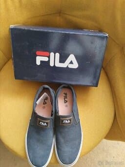 Fila 44 tmavě modré,PC 700 Kč,
