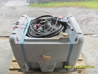 Mobilní nádrž na naftu