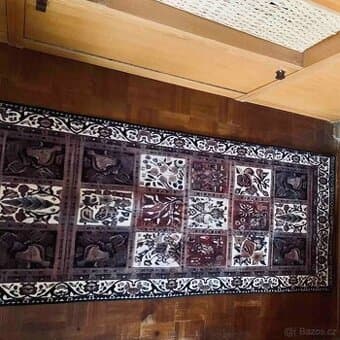 Kusový koberec běhoun