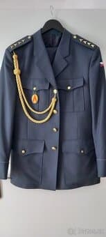 Vojenský oblek