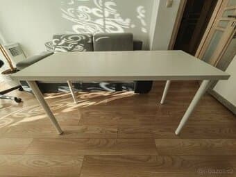 Psací stůl – 140x60 – nastavitelné nohy