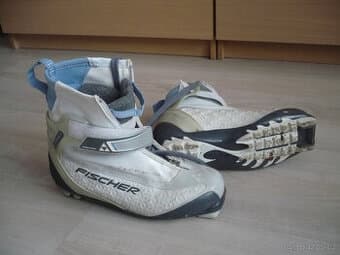 Dámské boty na běžky Fischer upínání NNN velikost 40