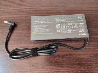 240w Asus Rog Adaptér