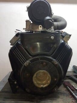 Dvouválec Briggs & Stratton 21hp