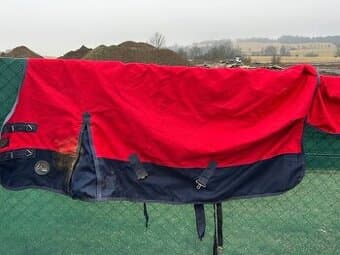 Nepromokavá pláštěnka