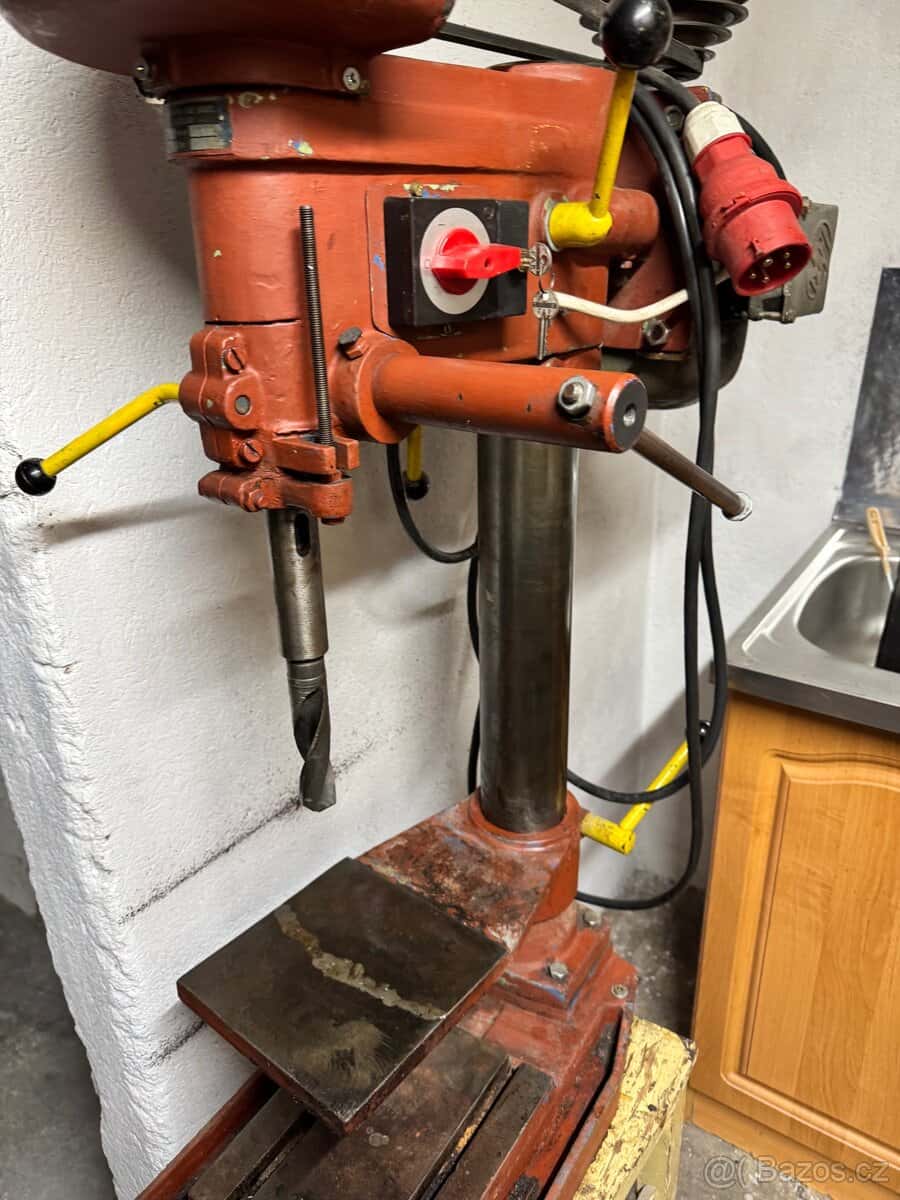 Stojanova vrtačka V20 1