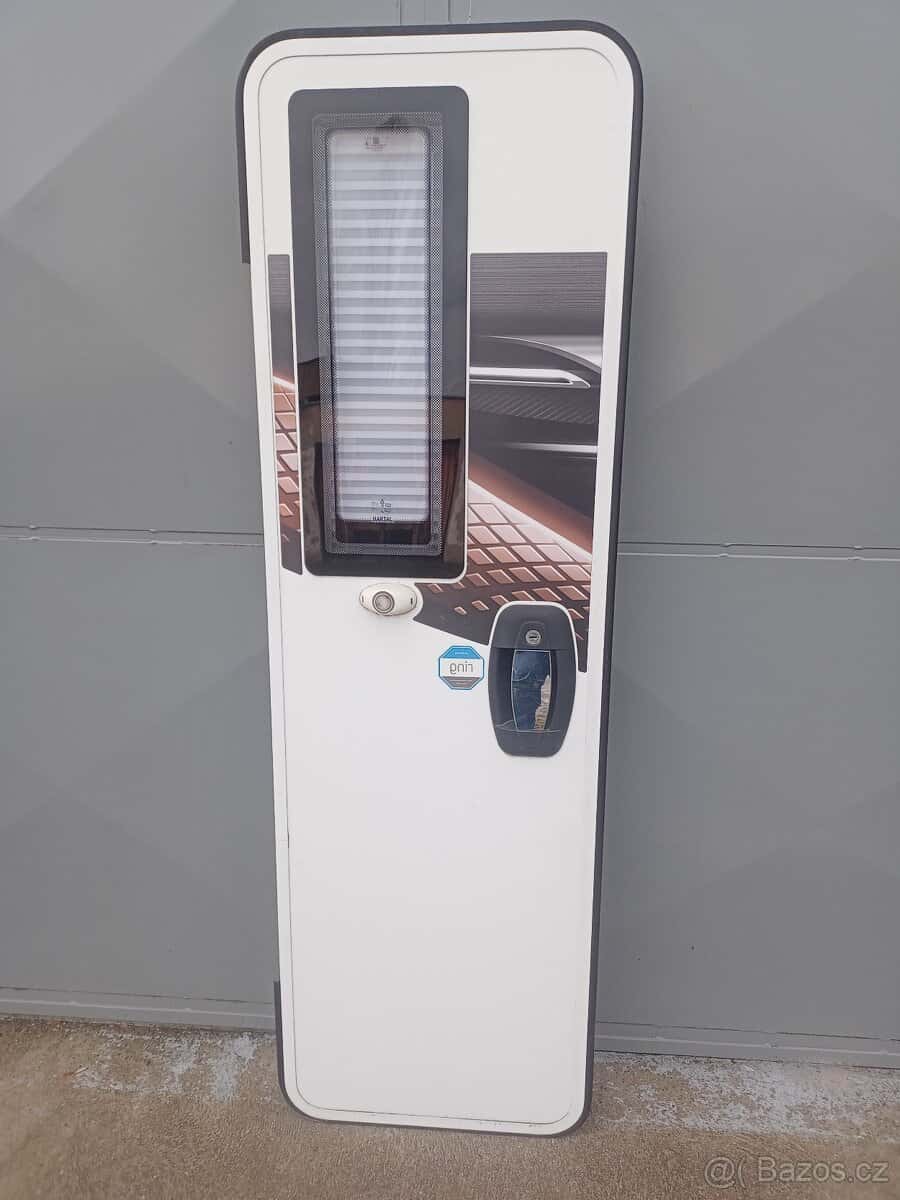 dveře pro karavan 1