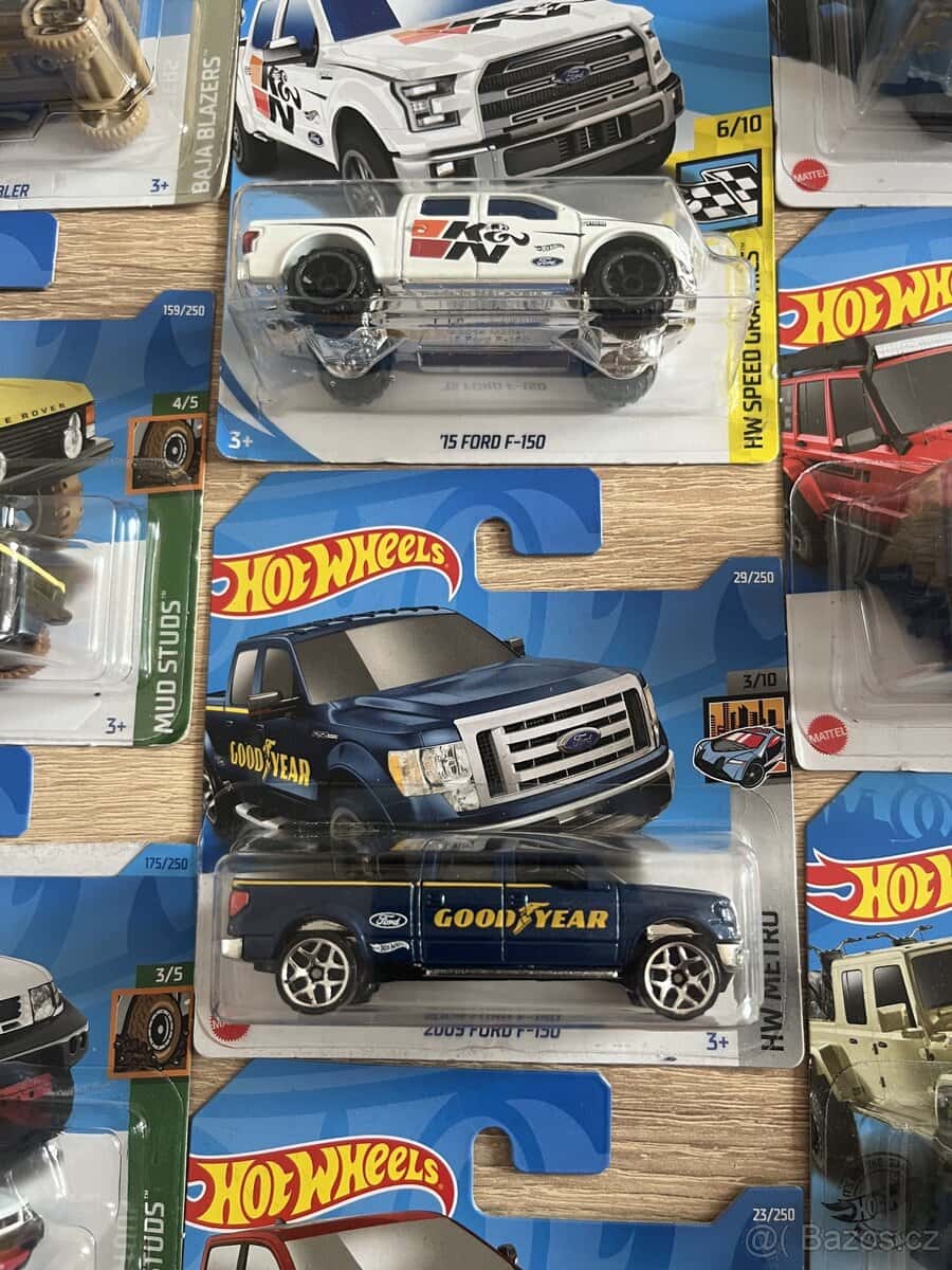 Hotwheels SUV 8