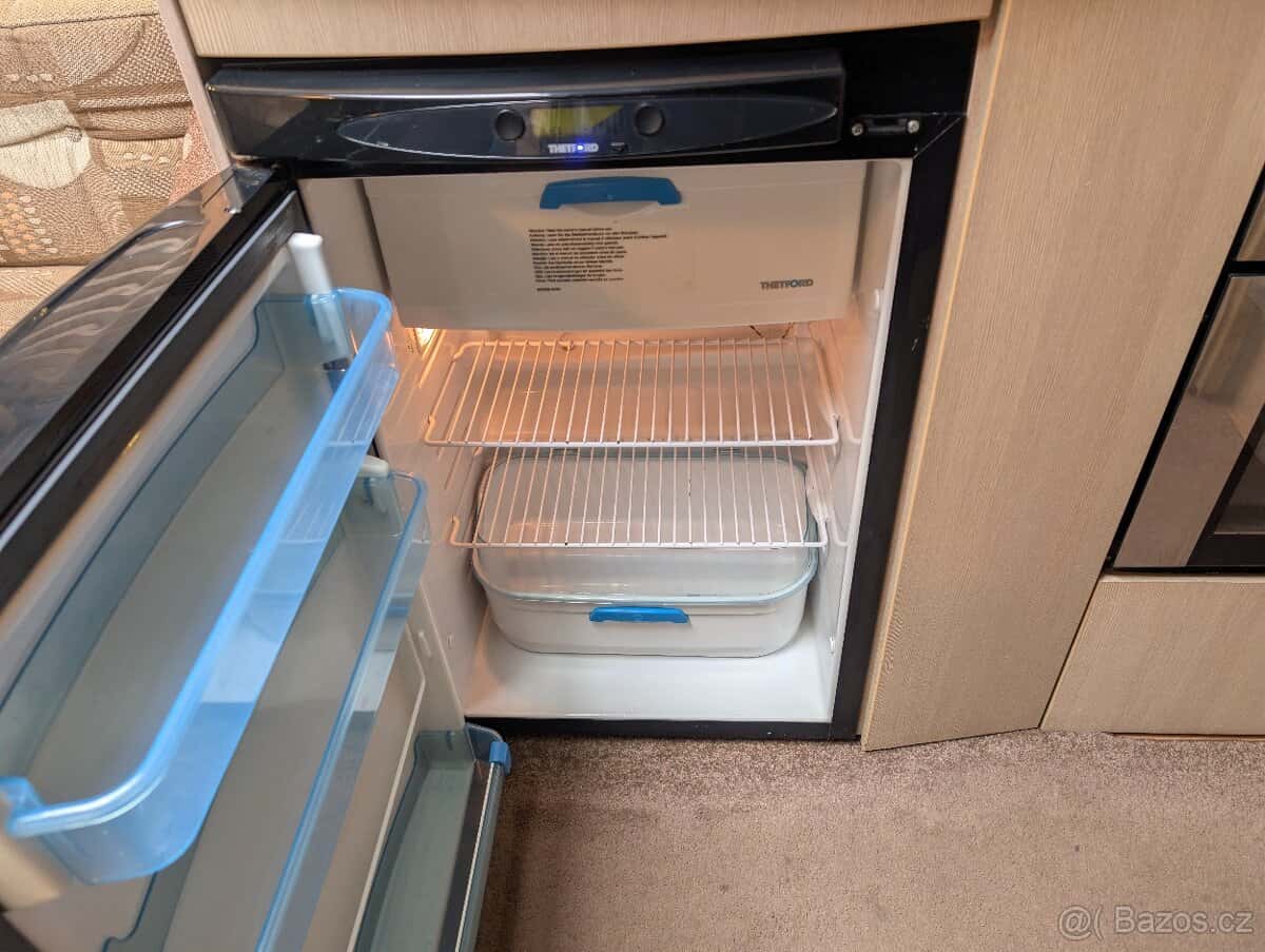 SWIFT STERLING ECCLES 90 RUBY,MOVER,VELKÁ KOUPELNA A POSTEL 10