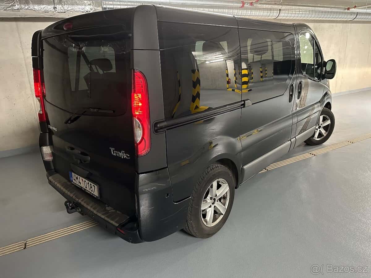 Multivan k zapůjčení 7 míst 8