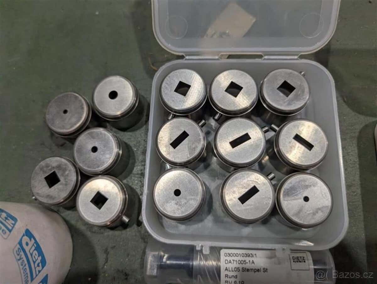 Vysekávací lis ERMAK CPP 1270x30 (7963) 10